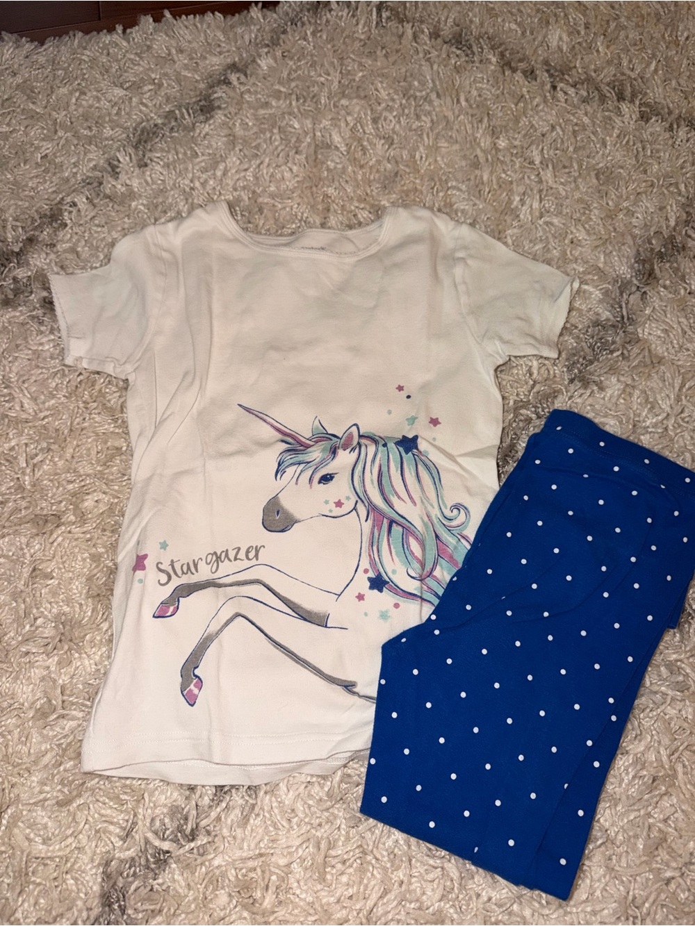 {Carter's} - Picture 1 of 1